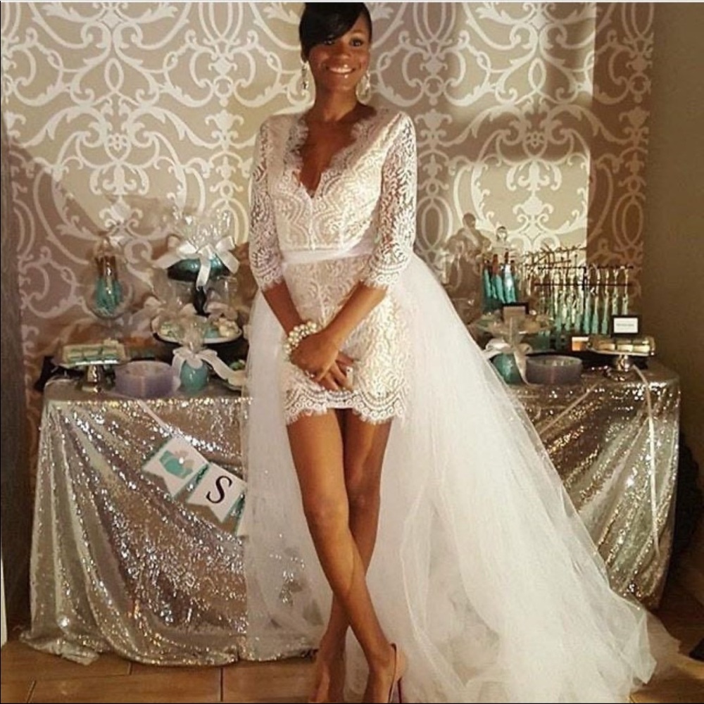 Detachable tulle skirt